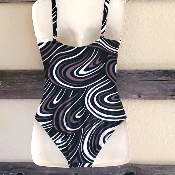 Ladies Co Co Reef One Piece Swimsuit 34DD - Picture 3 of 15